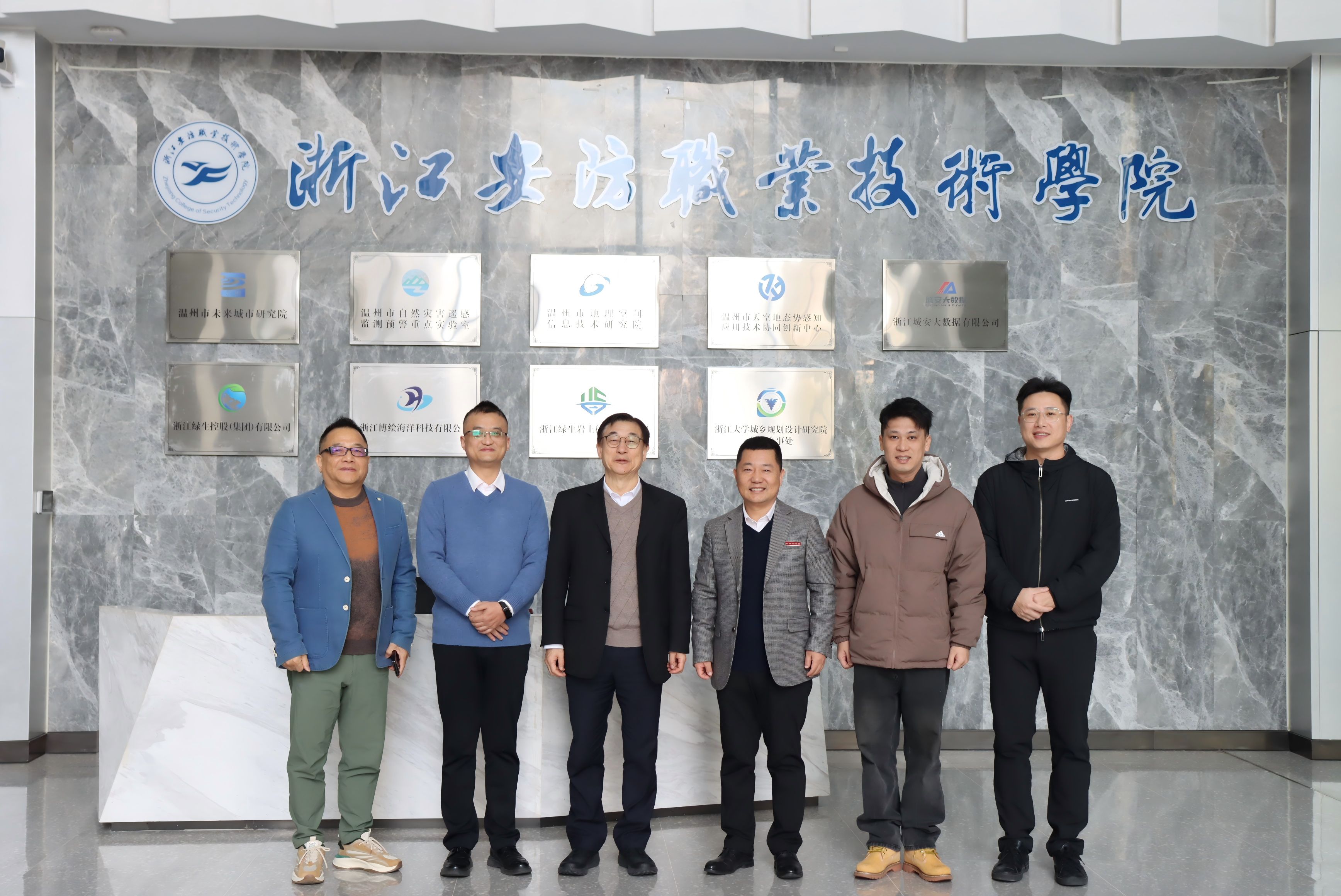 1735808042448978.jpg 1.jpg