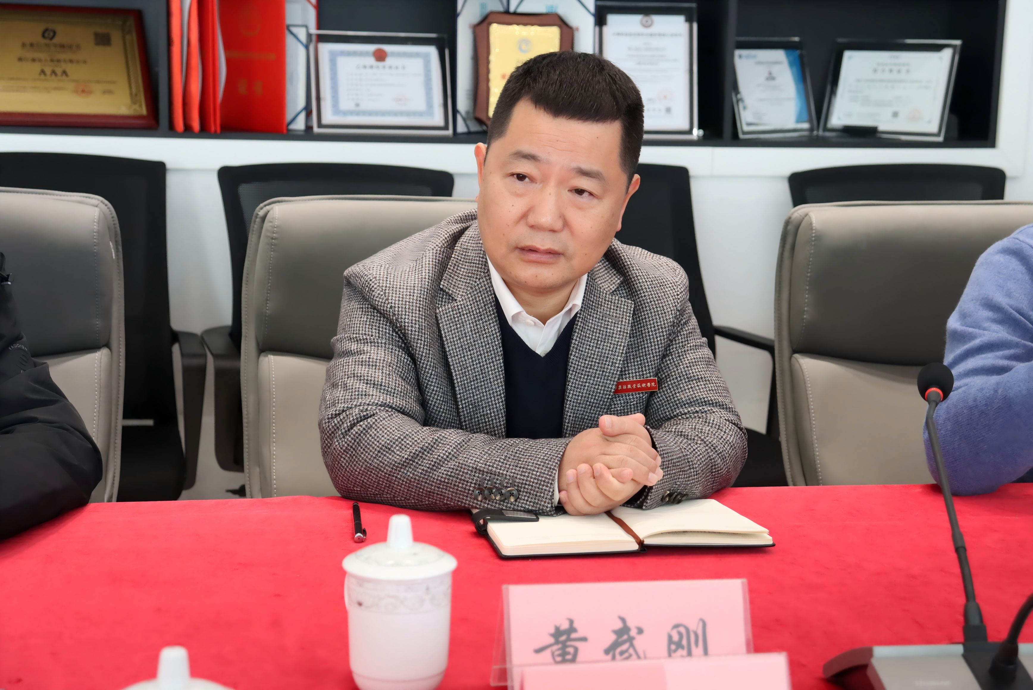 1735808138651136.jpg 4.jpg