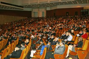 在俄罗斯工程科学大会堂（RAS）举行的“混凝土和钢筋混凝土”国际会议的参与者